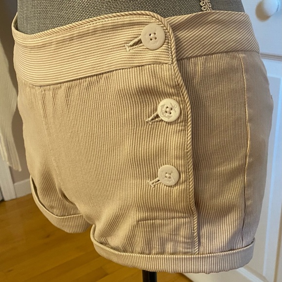 Beige pinstriped shorts with double button navy style front opening. - Picture 2 of 3